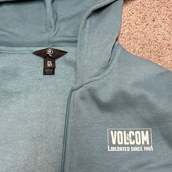 Volcom hoodie - Picture 3 of 3